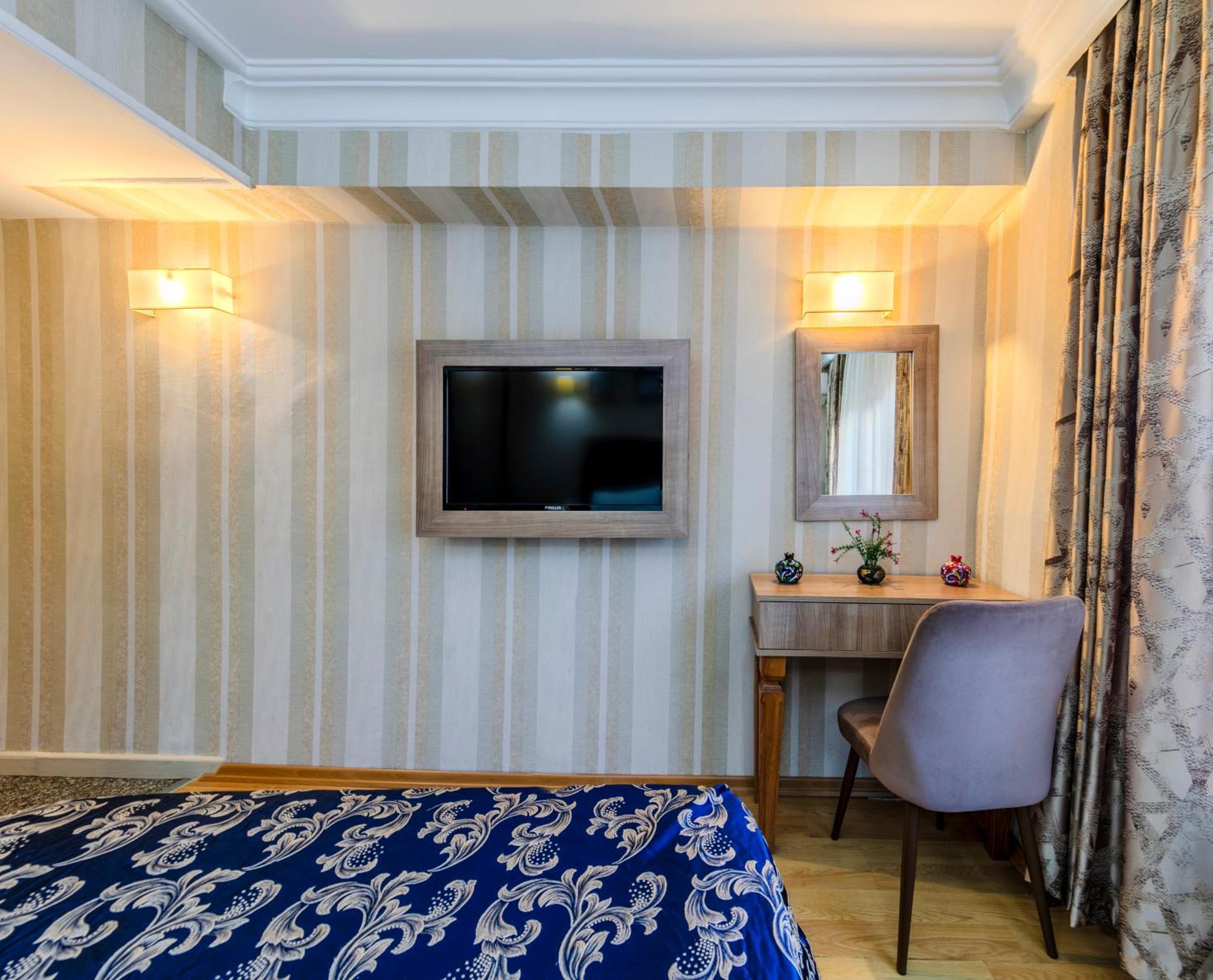 Hamit Hotel Istanbul Exterior photo